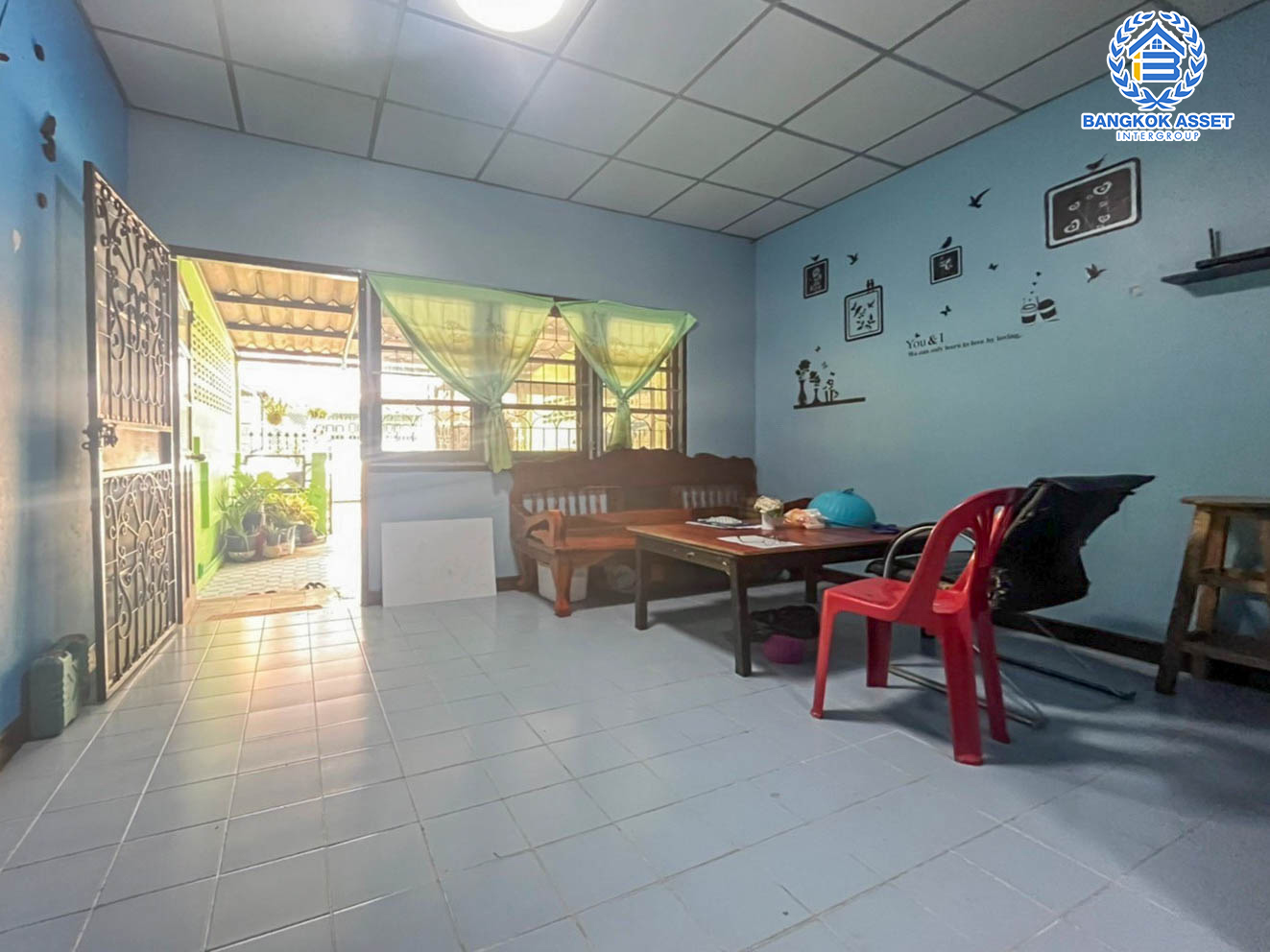 ทาวน์เฮ้าส์มือสองย่านนนทบุรี ม.จิตตกาญจน์วิลล่า บางใหญ่-เซ็นทรัลเวสต์เกต เนื้อที่ 16 ตร.ว. ฟังก์ชัน 2 ห้องนอน 2 ห้องน้ำ 1 ที่จอดรถ บ้านทาสีใหม่ พร้อมเข้าอยู่ บนทำเลเดินทางง่าย เพียง 10 นาที ถึงเซ็นทรัลเวสท์เกต และรถไฟฟ้าสายสีม่วง "สถานีสามแยกบางไผ่"...